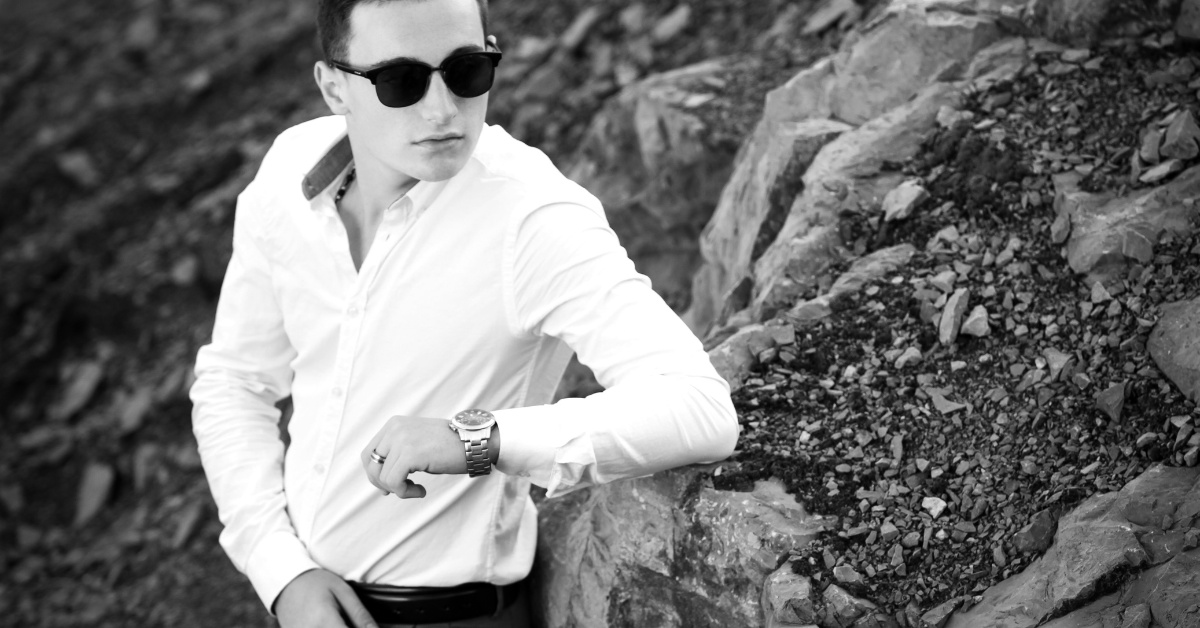 man wearing 1940s style suit fedora hat classic vintage menswear look